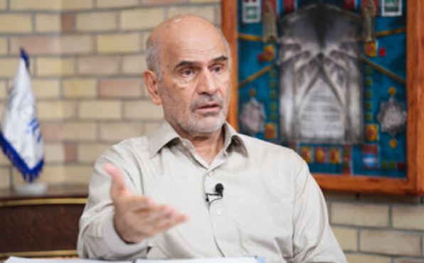 فرشاد مومنی